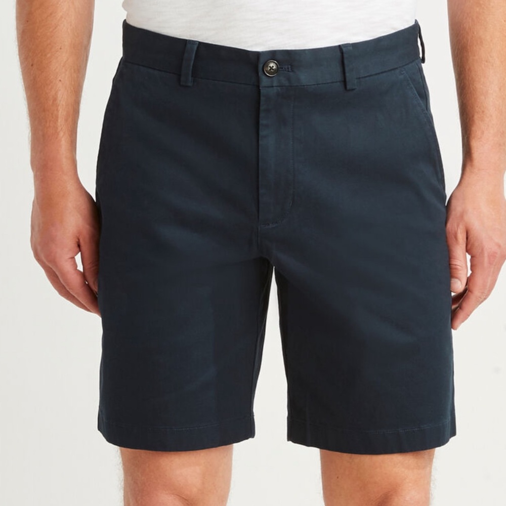 Vineyard Vines 9” Breaker Shorts in Navy